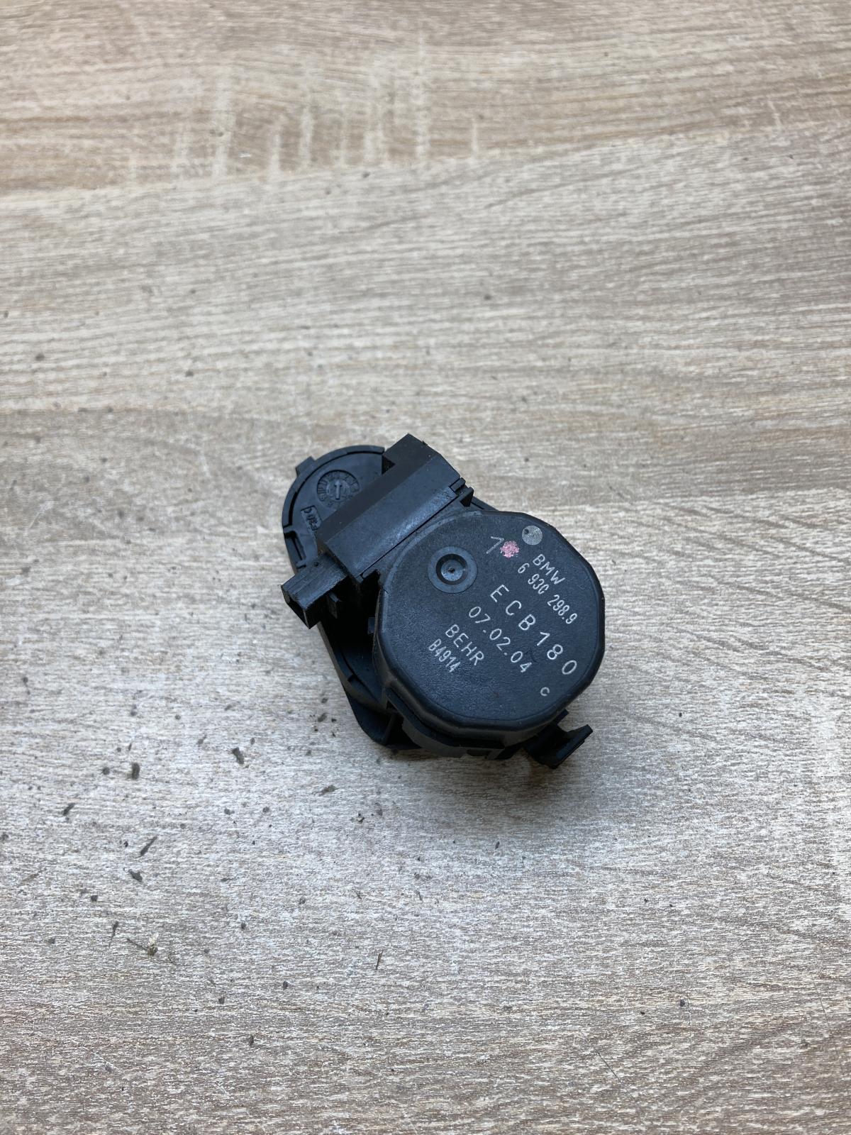 6930298   Air flap motor/actuator BMW 5 E60 E61