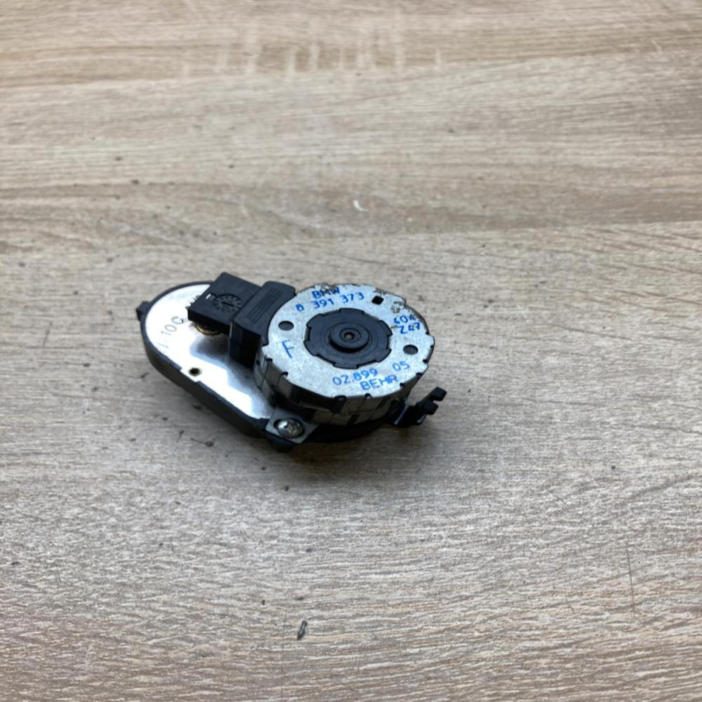 8391373   Air flap motor/actuator BMW 3 E36