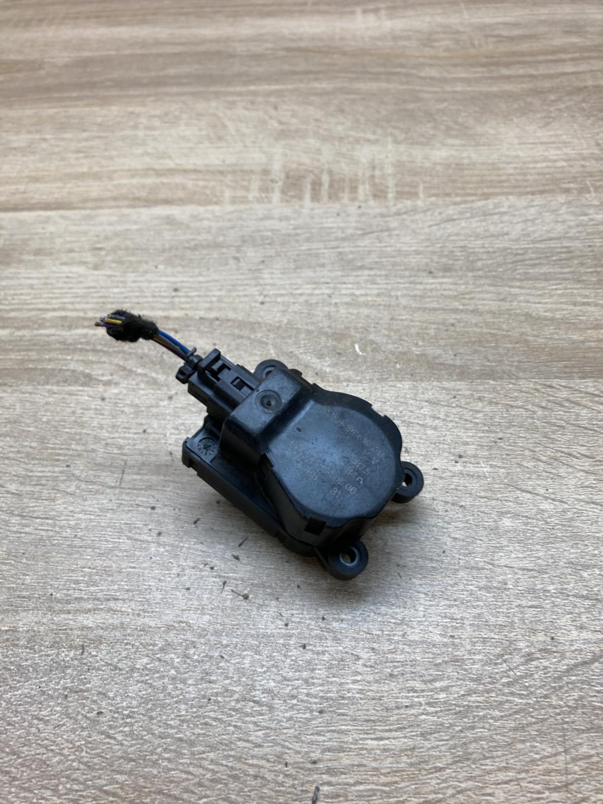 3M5H 19E616 AB 3M5H19E616AB  Air flap motor/actuator Ford Focus