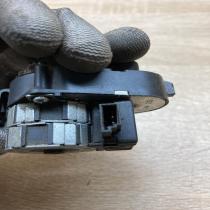 8391377   Air flap motor/actuator BMW 7 E38