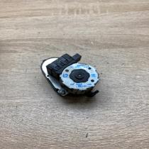 8391381   Air flap motor/actuator BMW 7 E38