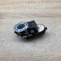8391381   Air flap motor/actuator BMW 7 E38