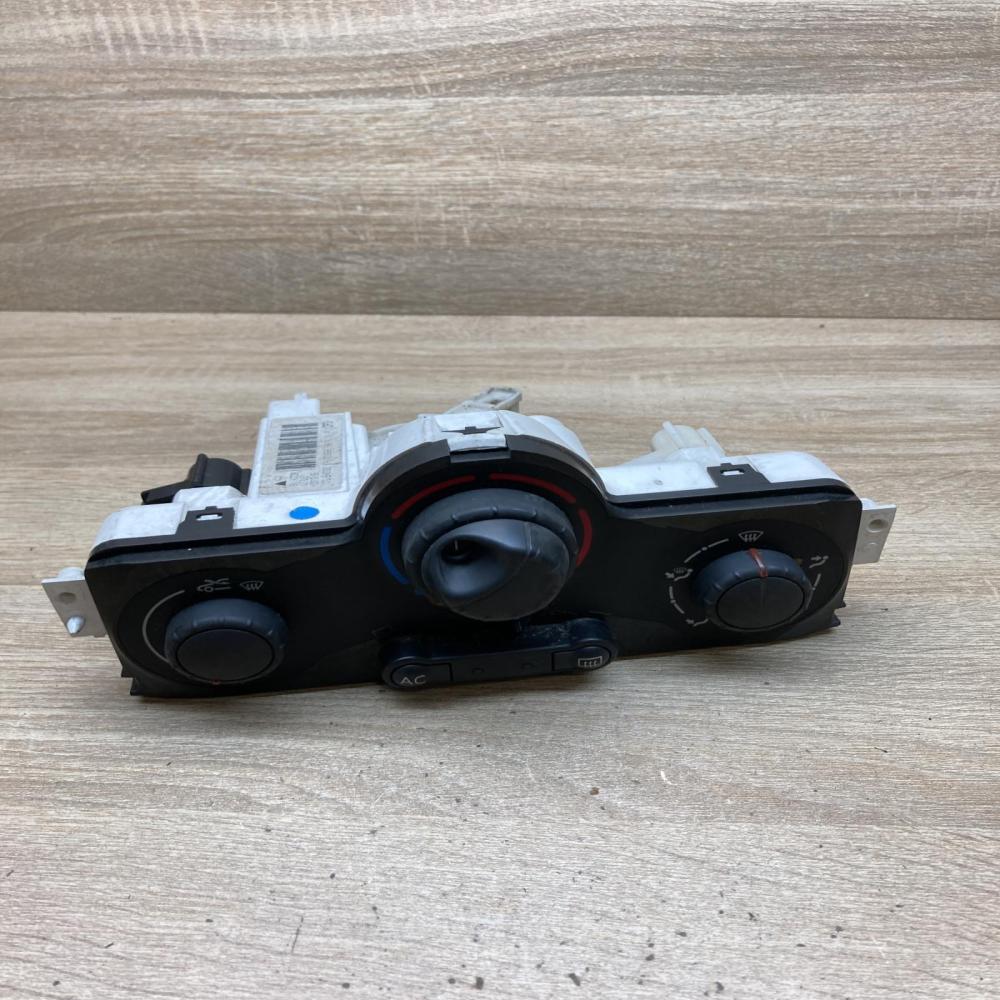 89420003   Climate control unit Renault Megane II