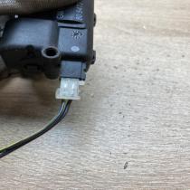 13120789   Fuel tank cap lock motor Opel Zafira A