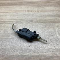 13120789   Fuel tank cap lock motor Opel Zafira A