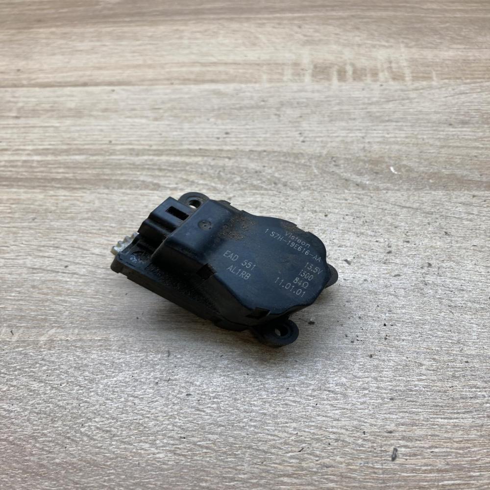 1S7H 19E616 AA 1S7H19E616AA  Air flap motor/actuator Ford Focus