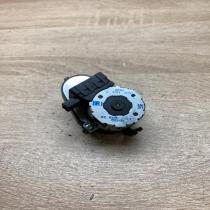 8391376   Air flap motor/actuator BMW 7 E38