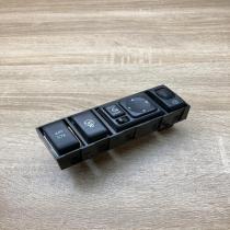 Nissan Tiida   Wing mirror switch Nissan Tiida C11