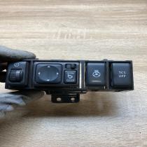 Nissan Tiida   Wing mirror switch Nissan Tiida C11