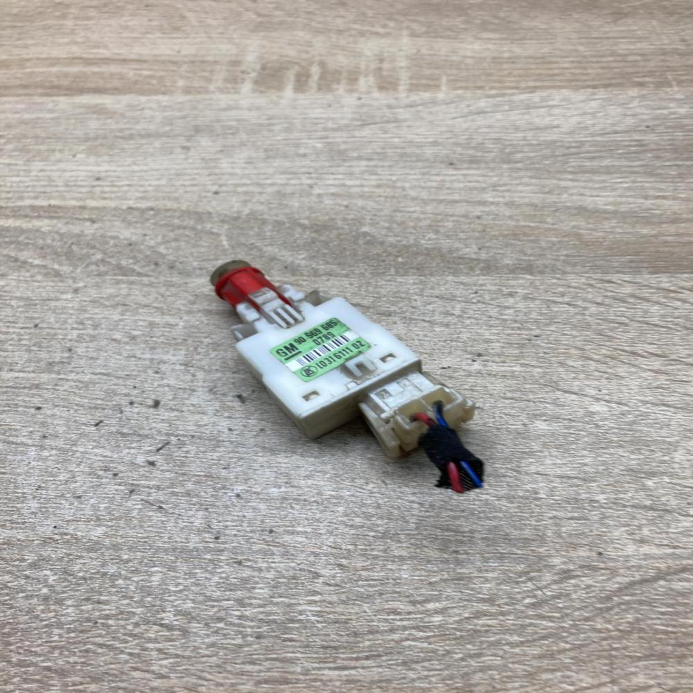 90569685   Brake pedal sensor switch Opel Vectra B