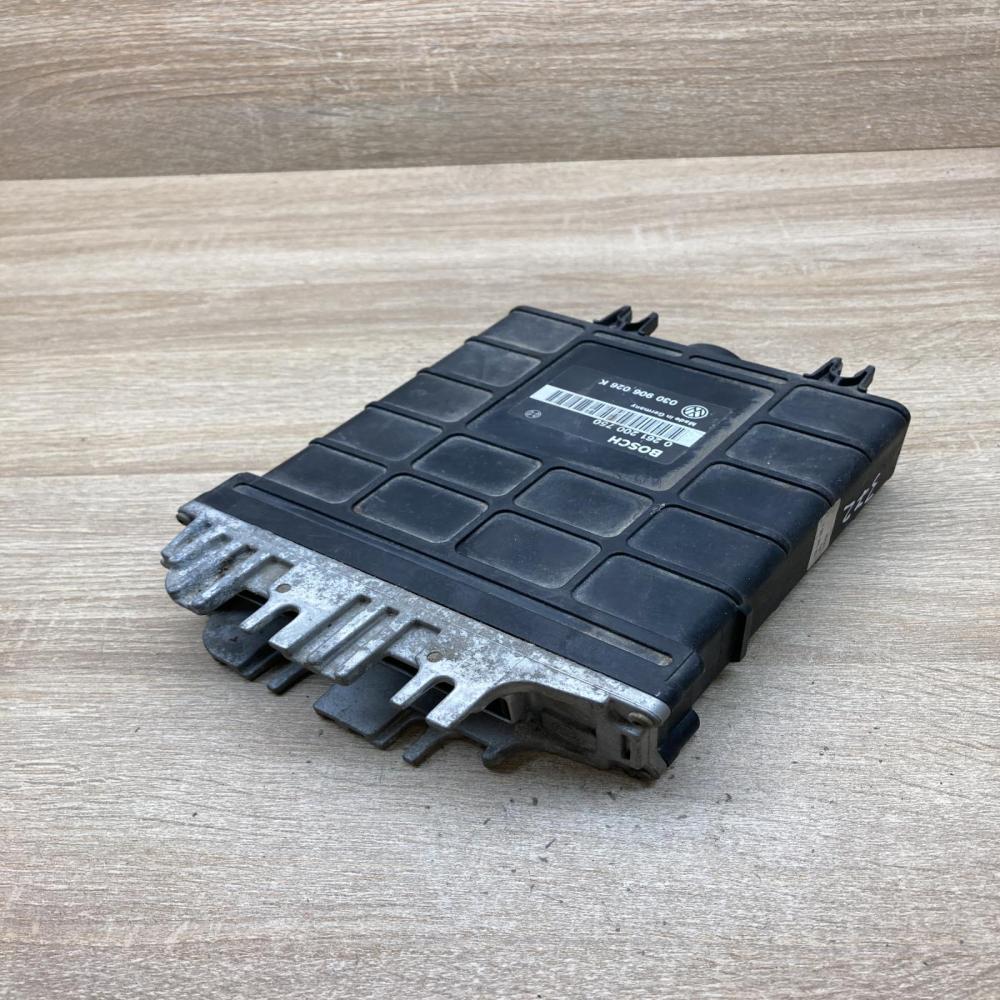 030906026K 0261200750  Engine control unit/module ECU Volkswagen Golf III