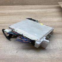 89221 0D870 MB238100 8010  Fuse module Toyota Yaris