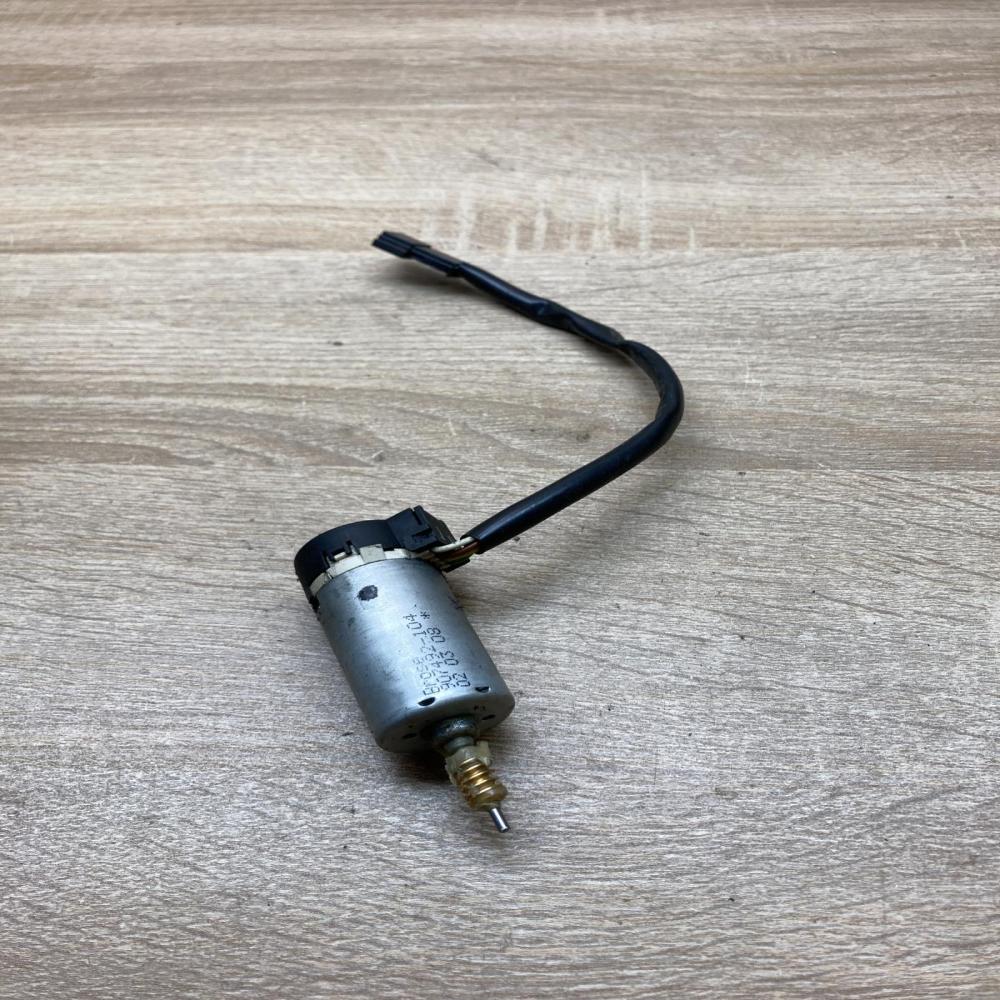 907492 104   Seat adjustment motor BMW 5 E60 E61