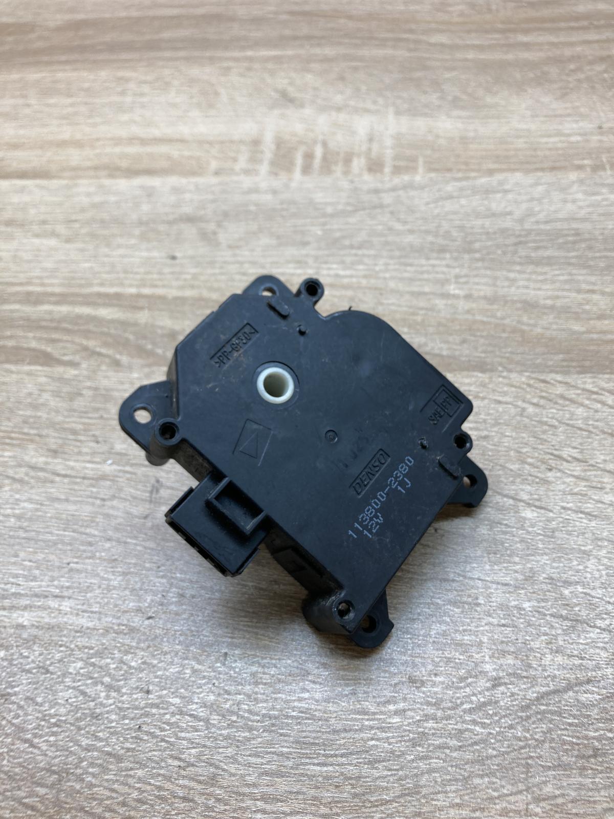 113800 2380   Air flap motor/actuator Honda Accord