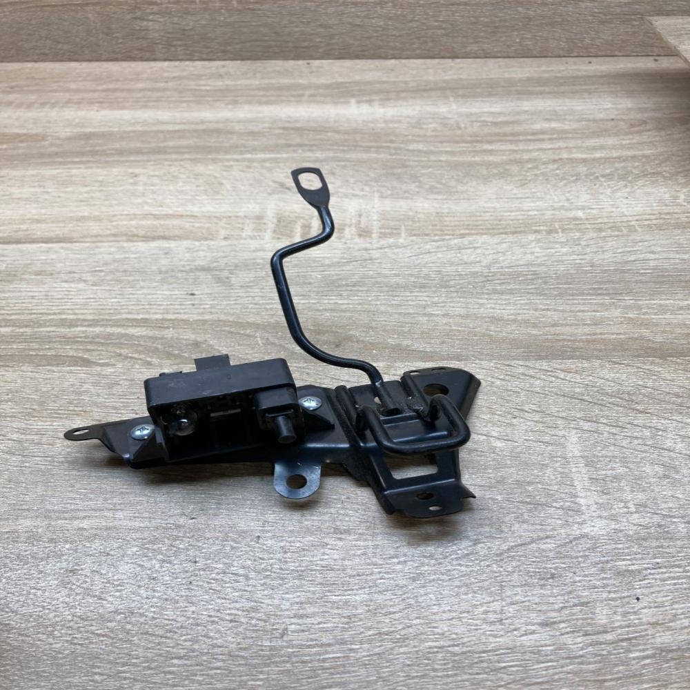 Honda CR V   Tailgate/trunk/boot lock/catch/latch Honda CR-V