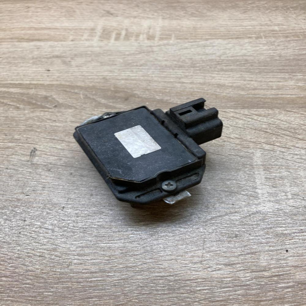 499300 2220   Heater blower motor/fan resistor Toyota Highlander XU40