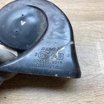 272200 6880 12V 4 5A 110dB  Horn signal Toyota Sequoia (XK30-XK40)
