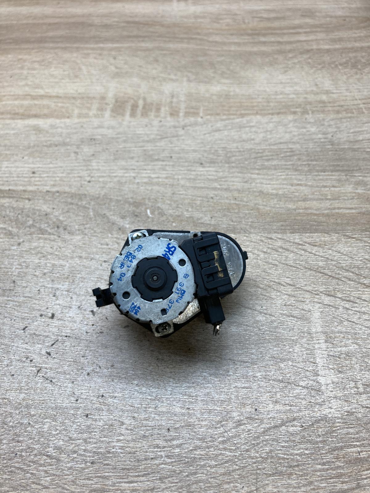 8391378   Air flap motor/actuator BMW 5 E39