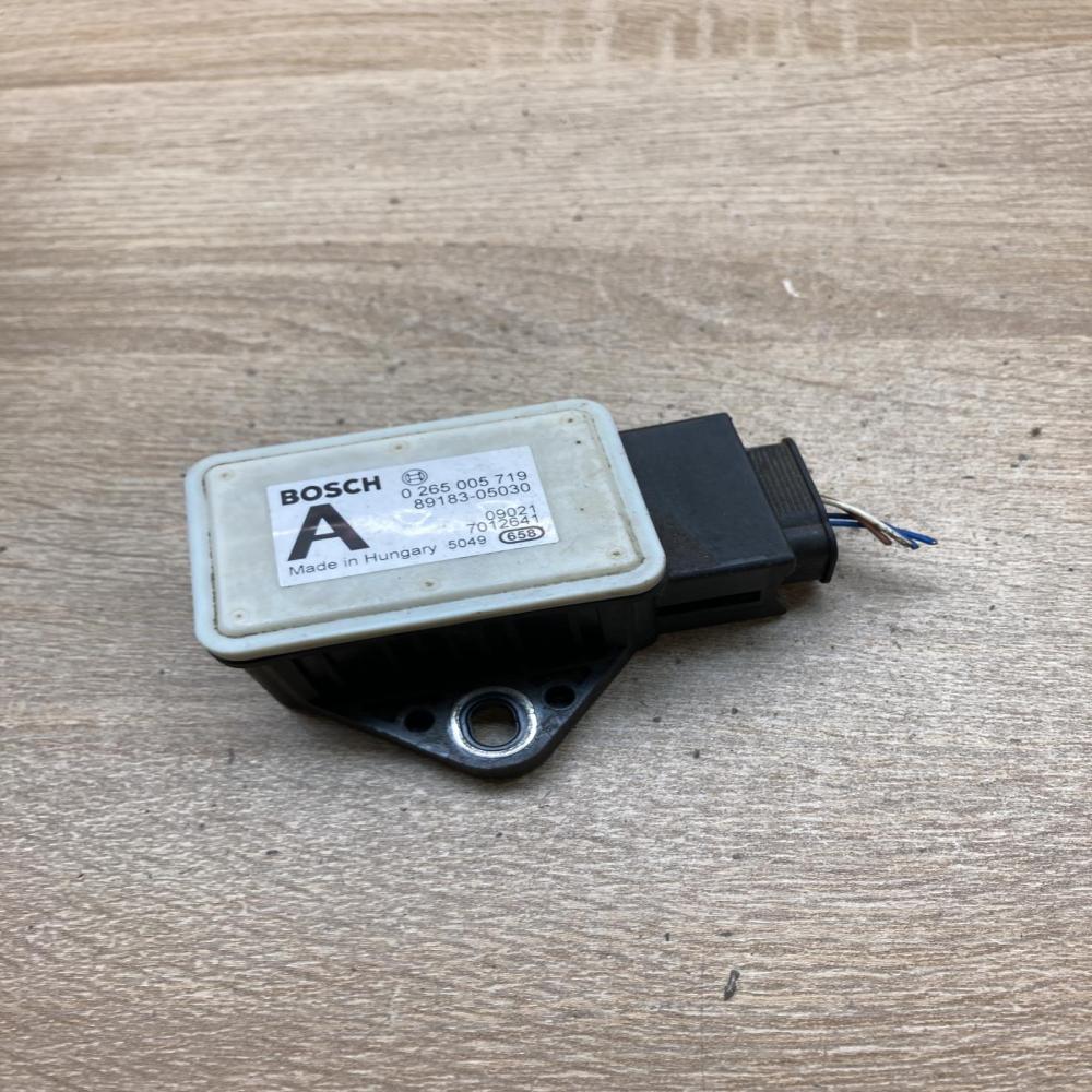 89183 05030 8918305030 0265005719 ESP acceleration yaw rate sensor Toyota Avensi