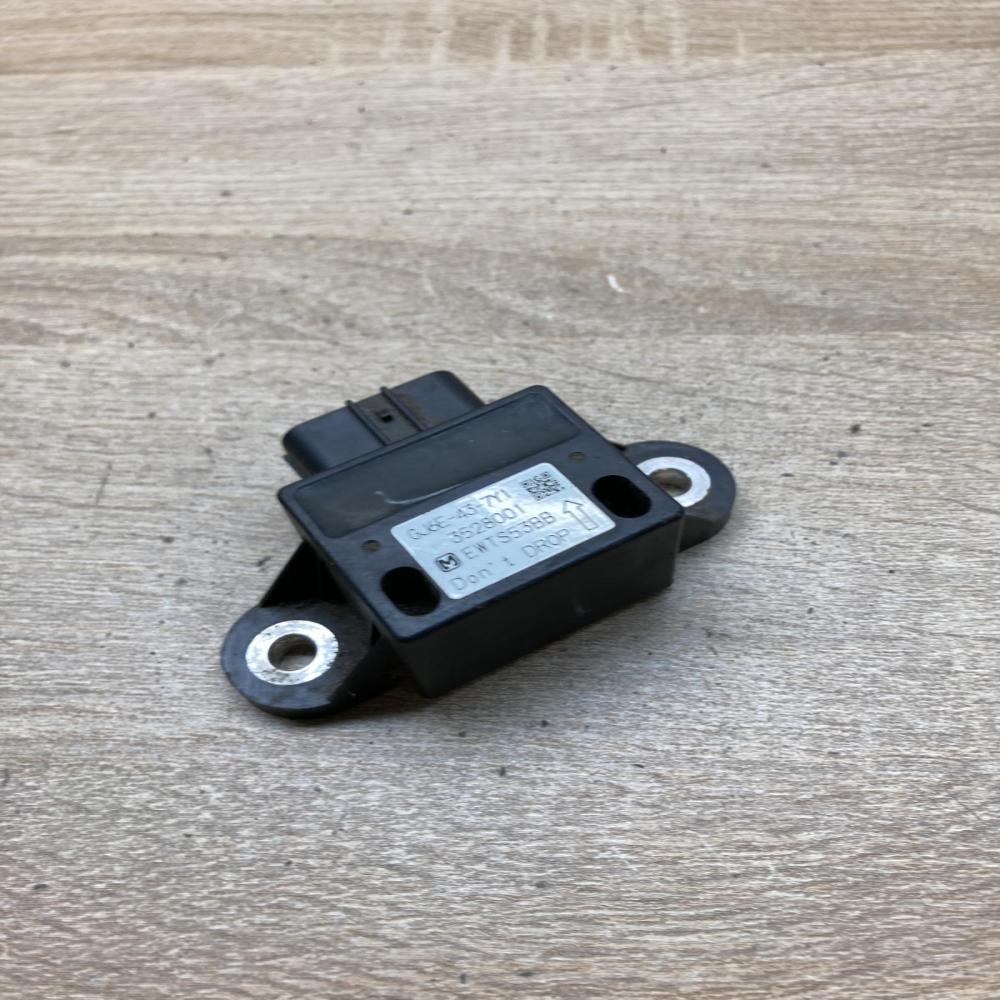 GJ6E 43 7Y1 GJ6E437Y1  Airbag deployment crash/impact sensor Mazda 6