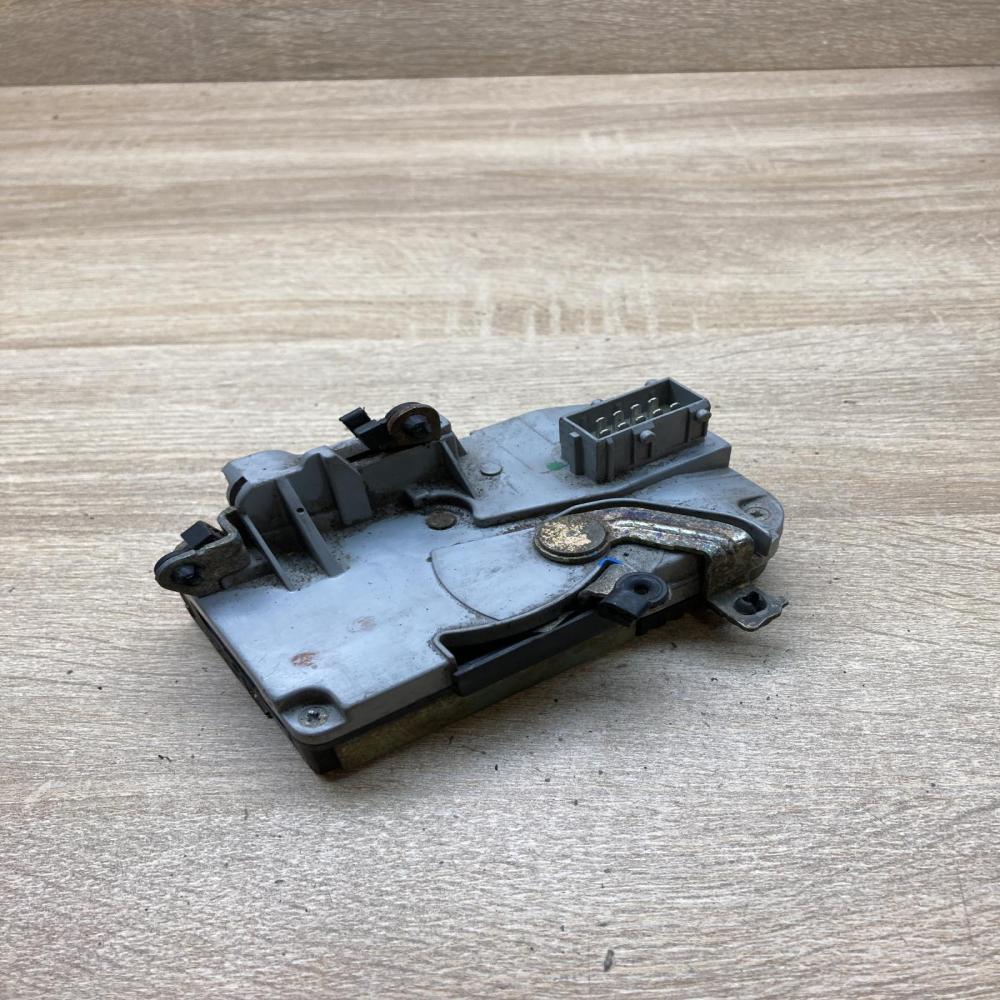 PEUGEOT 406 Door lock   Front door lock Peugeot 406
