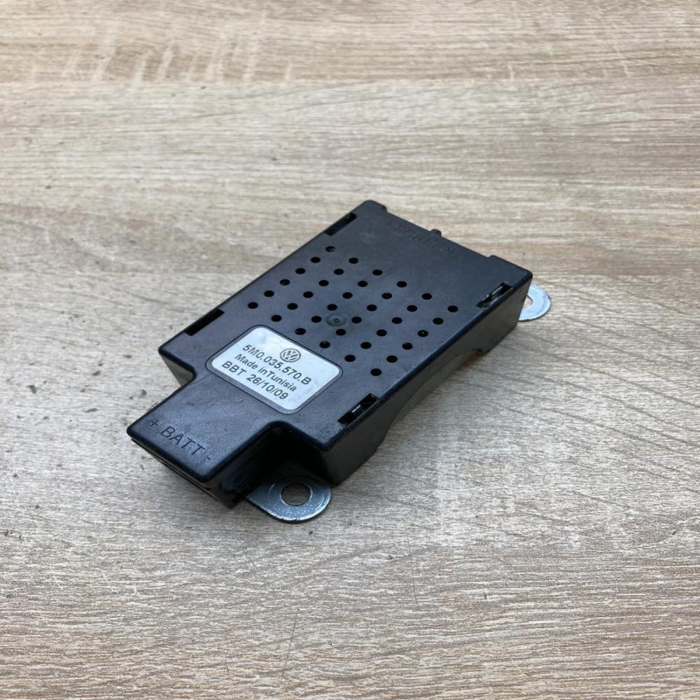 5M0035570B   Aerial antenna amplifier Volkswagen Golf Plus