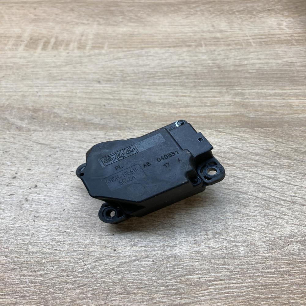 4N5H 19E616 AB 4N5H19E616AB  Air flap motor/actuator Ford Focus