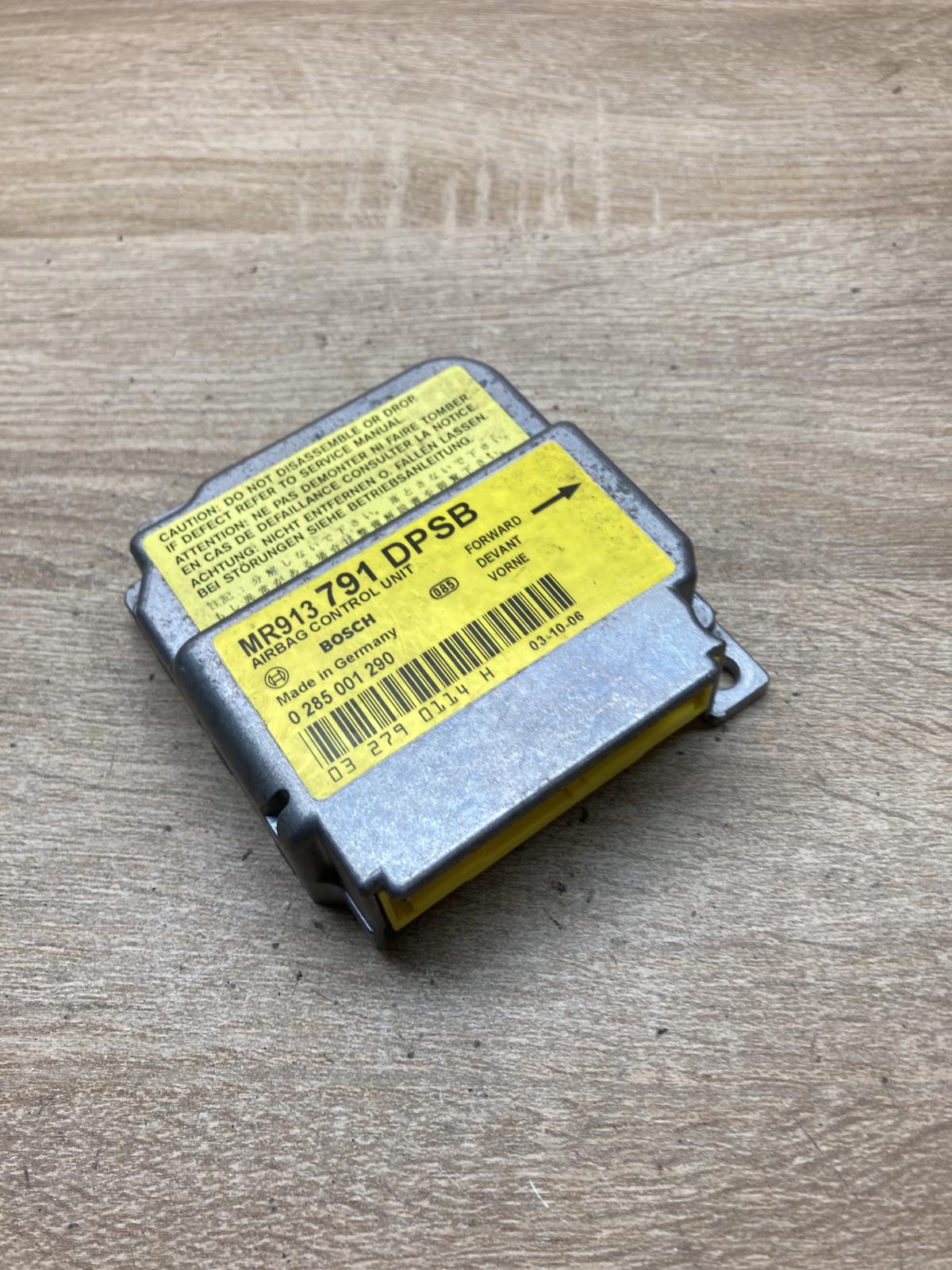 MR913791 0285001290  Airbag control unit/module Mitsubishi Carisma