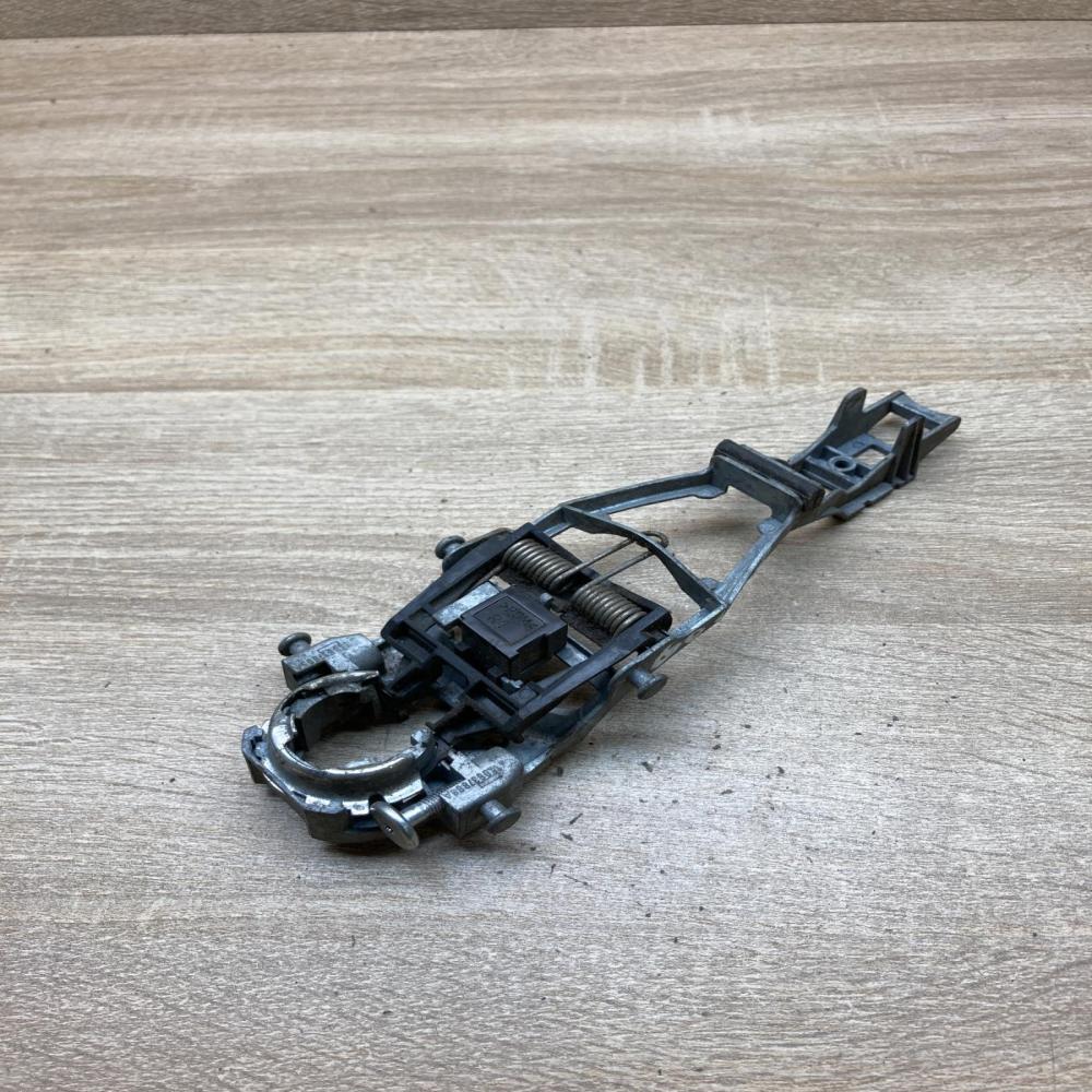 5J0837886C 1Z0839885A  Rear door exterior handle/bracket Volkswagen Golf V