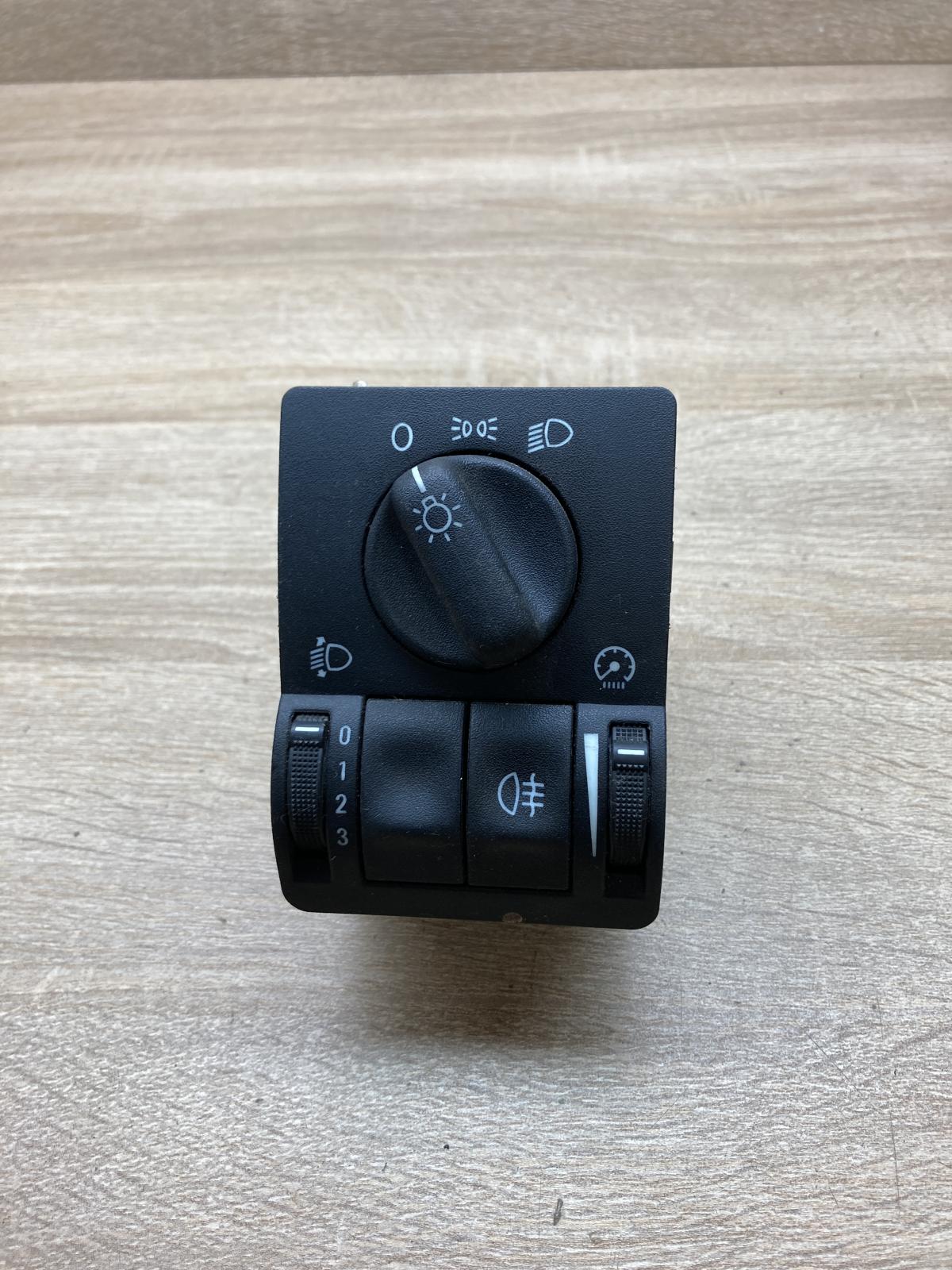 09133250 09138348  Light switch Opel Zafira A