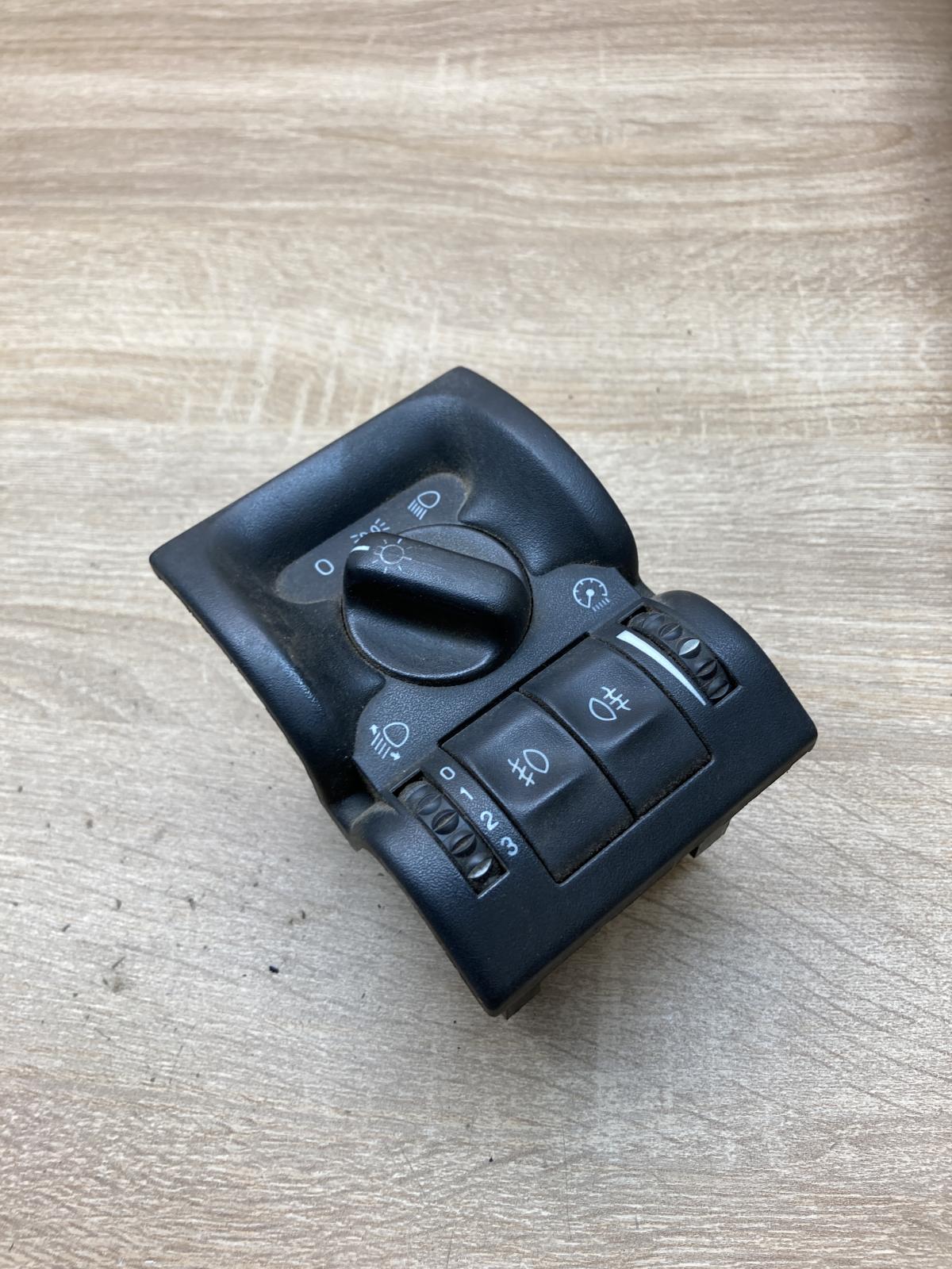 09228133   Light switch Opel Vectra B