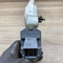 0130822032 999060 102  Rear door window regulator motor Toyota Avensis T250