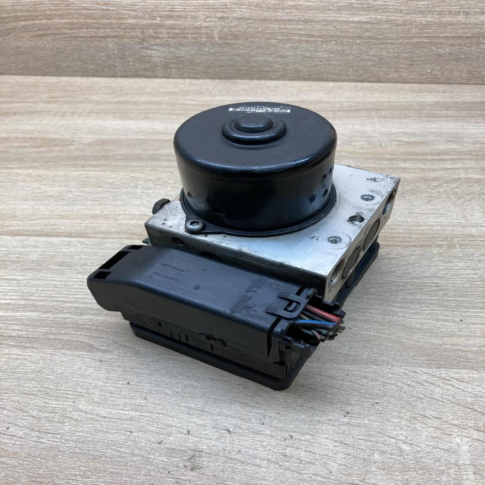 100925 01103 2M51 2M110 EB  ABS Pump Ford Focus