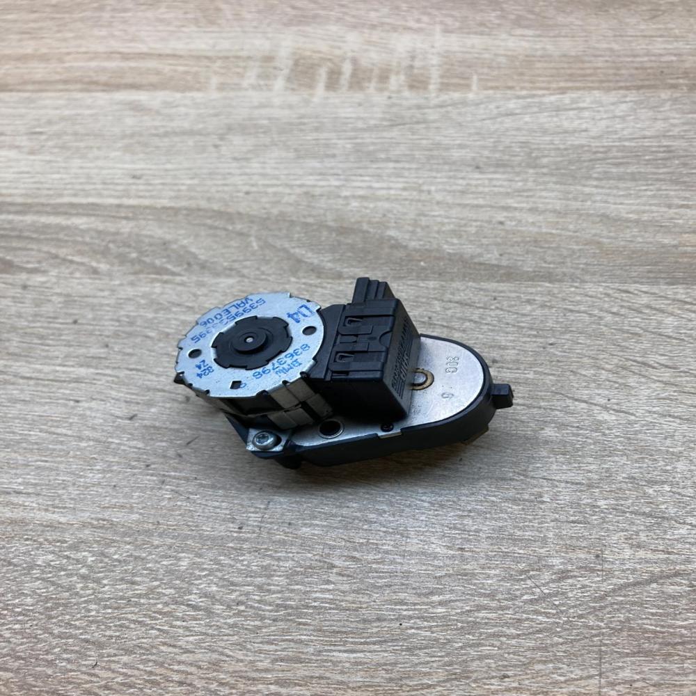 8363798   Air flap motor/actuator BMW 5 E39