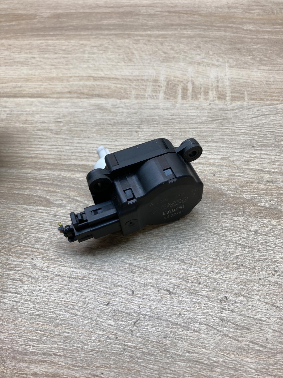 A21200500 EAB251  Air flap motor/actuator Citroen C4 I Picasso