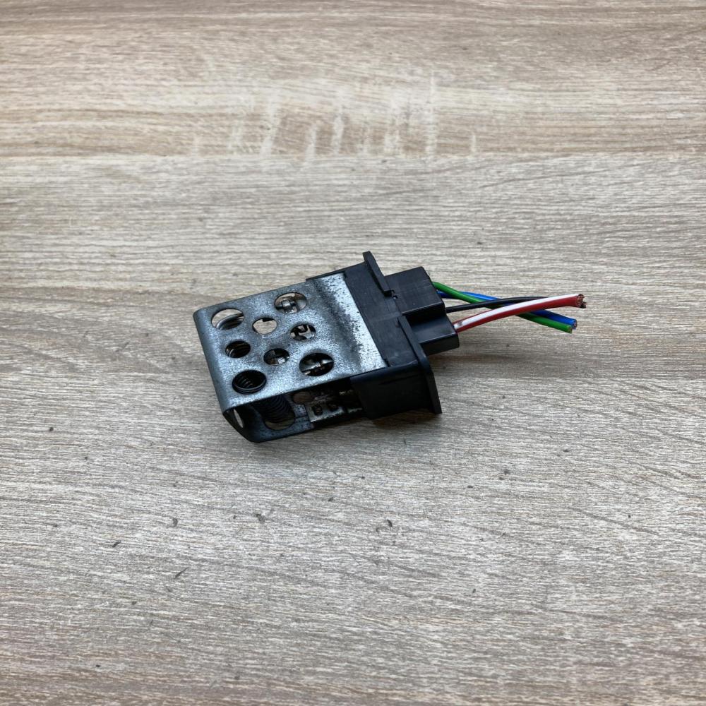 90559834   Coolant fan relay Opel Astra G