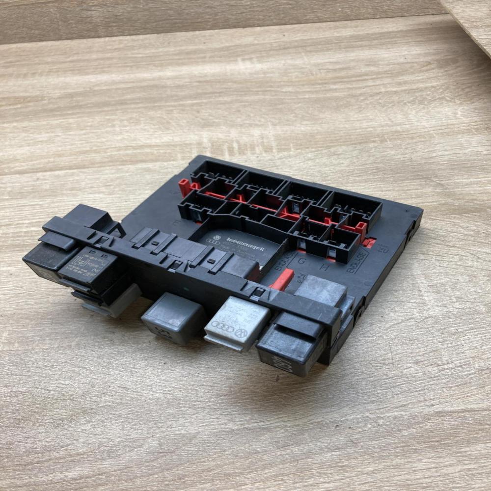 3C0937049D   Comfort/convenience module Volkswagen PASSAT B6