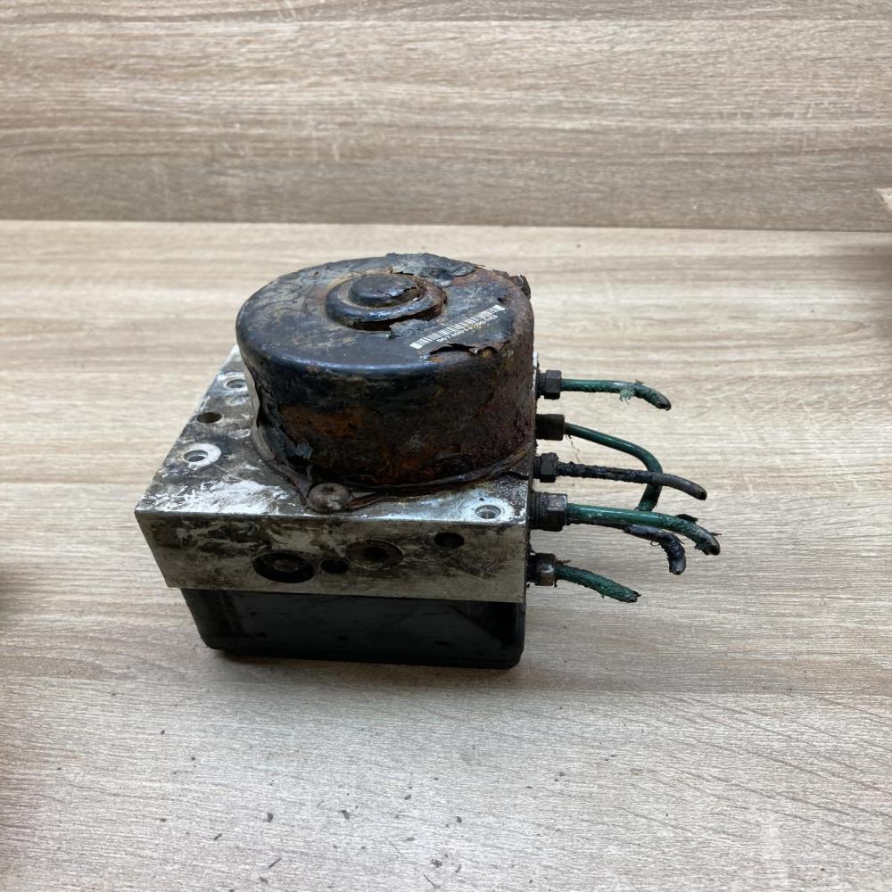 100946 14023 7700424520  ABS Pump Renault Laguna I
