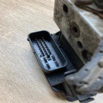 100946 14023 7700424520  ABS Pump Renault Laguna I