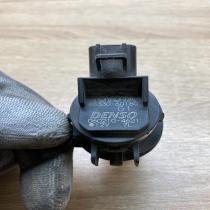 85330 60180 060210 4621  Windscreen/windshield washer pump Toyota RAV 4 (XA20)