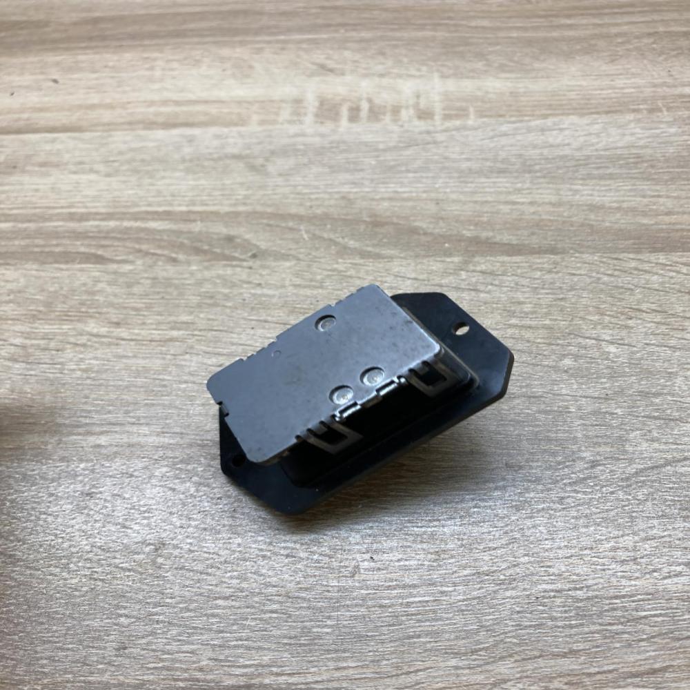 Toyota T250   Heater blower motor/fan resistor Toyota Avensis T250