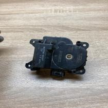063700 8320   Air flap motor/actuator Toyota RAV 4 (XA20)