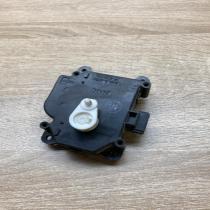 063700 8320   Air flap motor/actuator Toyota RAV 4 (XA20)