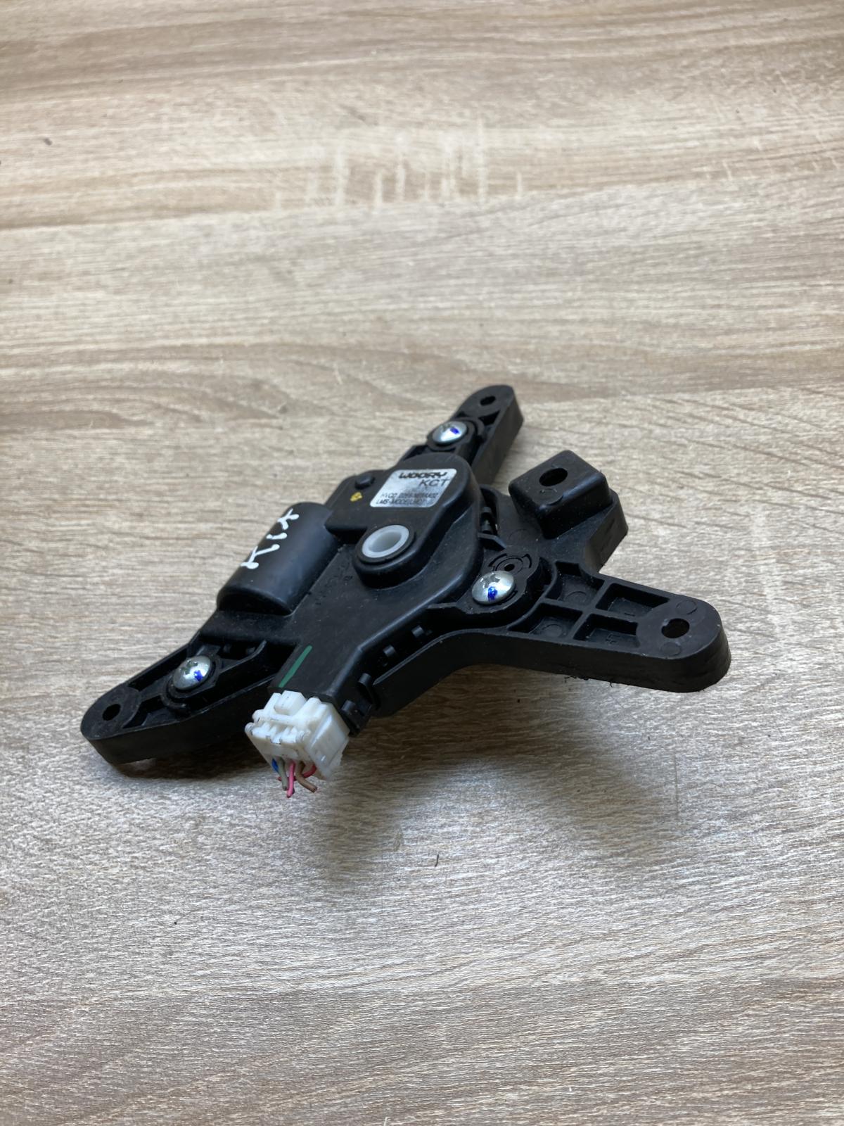 D266 NE9AA02   Air flap motor/actuator KIA Sportage