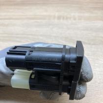 1S7T 19B514 AA 1S7T19B514AA  Tailgate opening switch Ford Mondeo Mk III