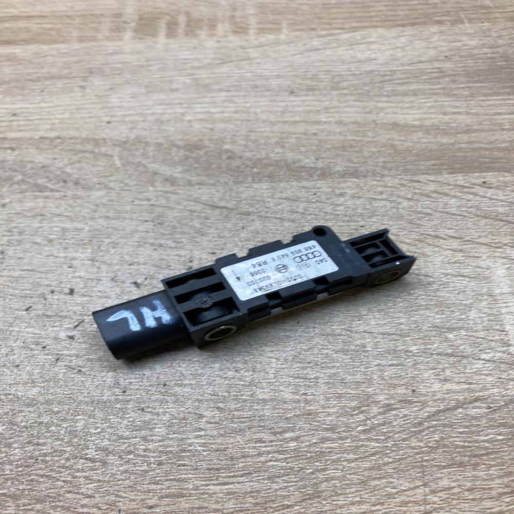 4B0959643E   Airbag control unit/module Audi A6 S6 C5 4B