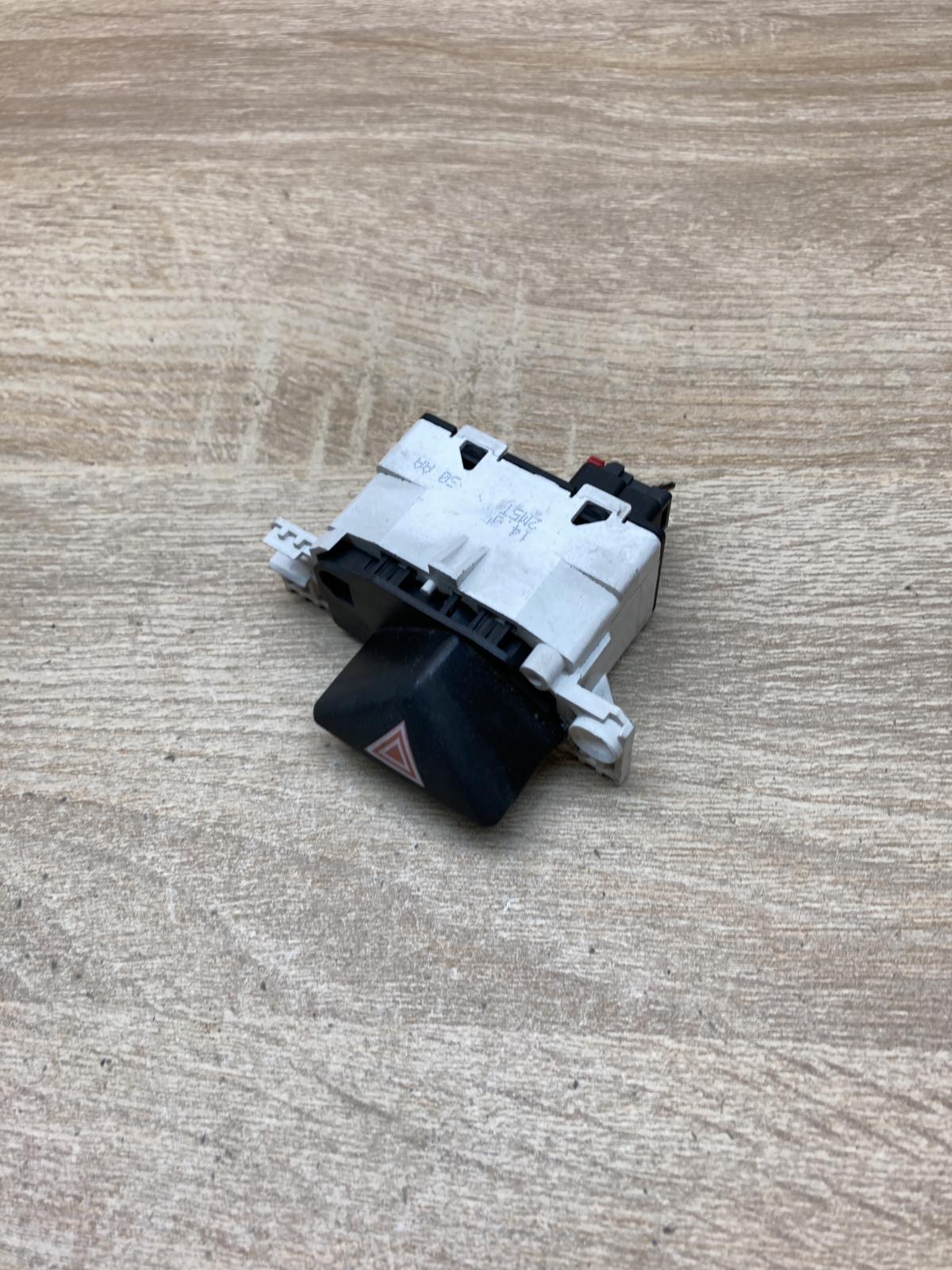 2M5T 13A350 AA 2M5T13A350AA  Hazard light switch Ford Focus