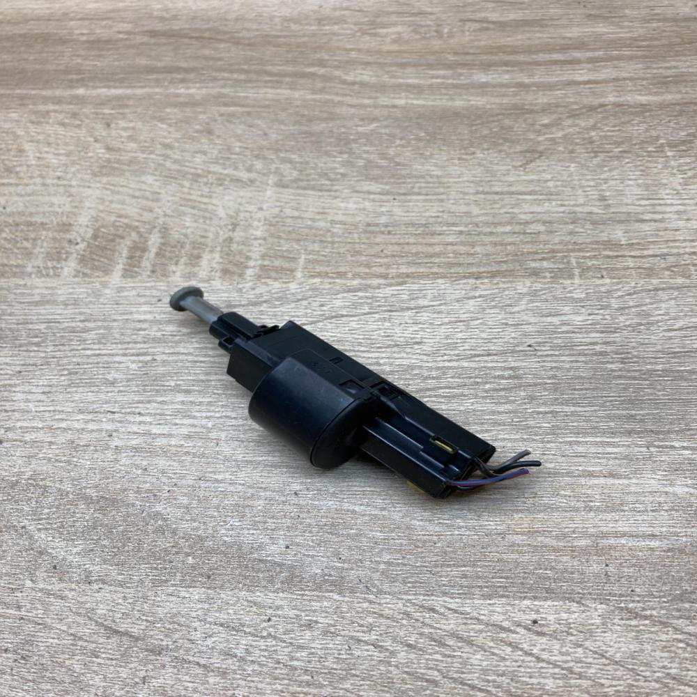 09132299 09175172  Brake pedal sensor switch Opel Astra G