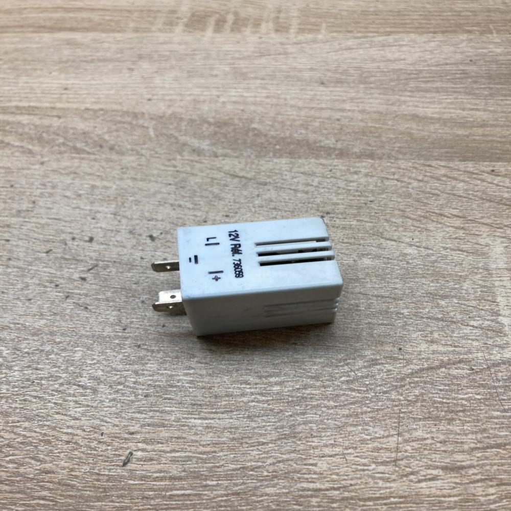 736059   Other relay Peugeot 406