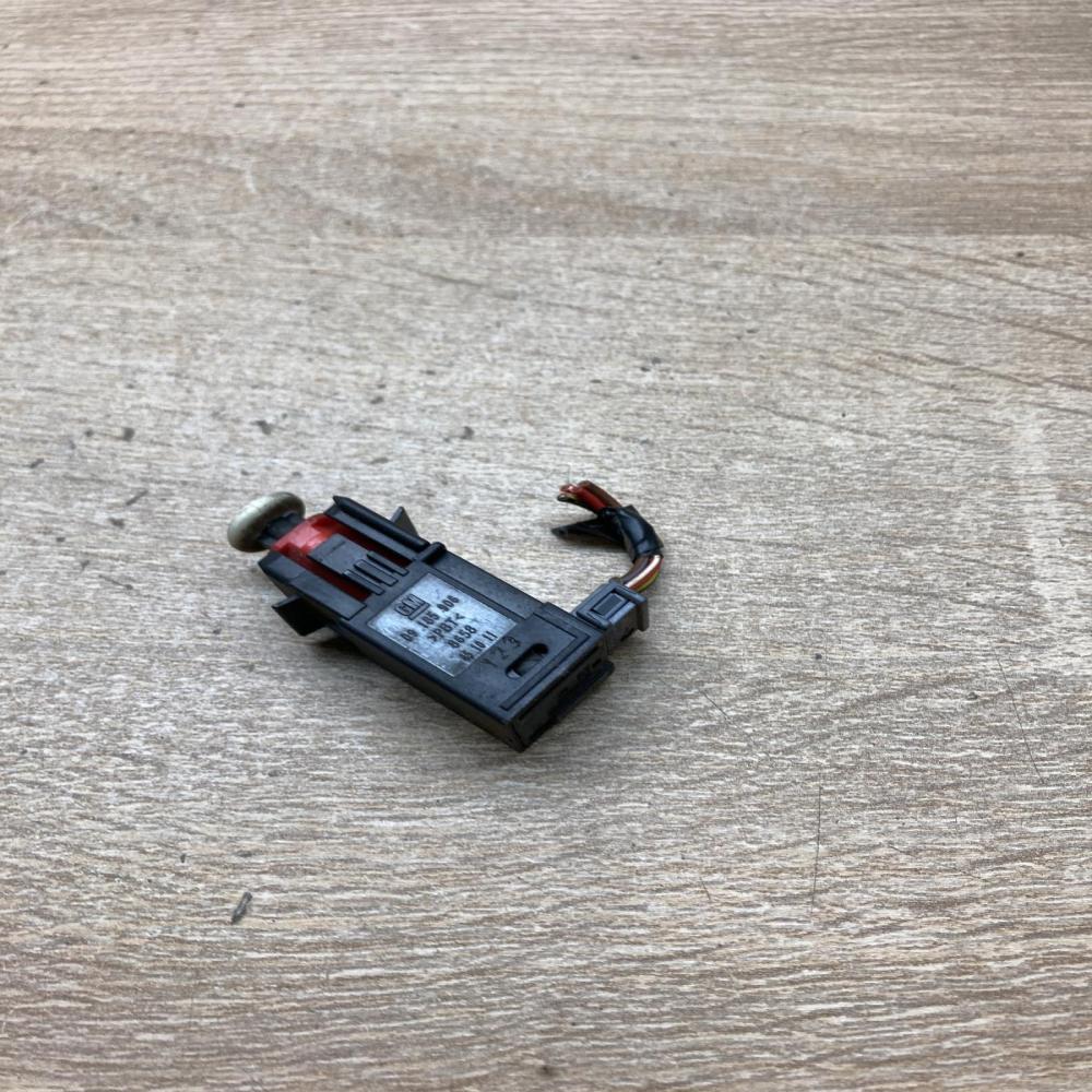 09185906   Brake pedal sensor switch Opel Vectra C
